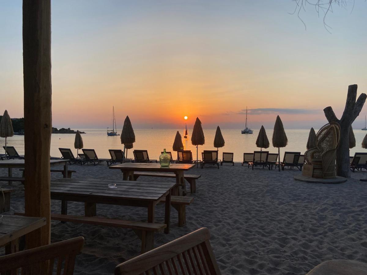 Les Lodges De La Plage U Dragulinu Sari-Solenzara Exteriör bild