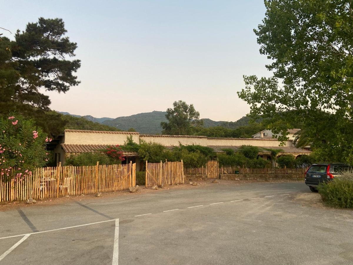 Les Lodges De La Plage U Dragulinu Sari-Solenzara Exteriör bild